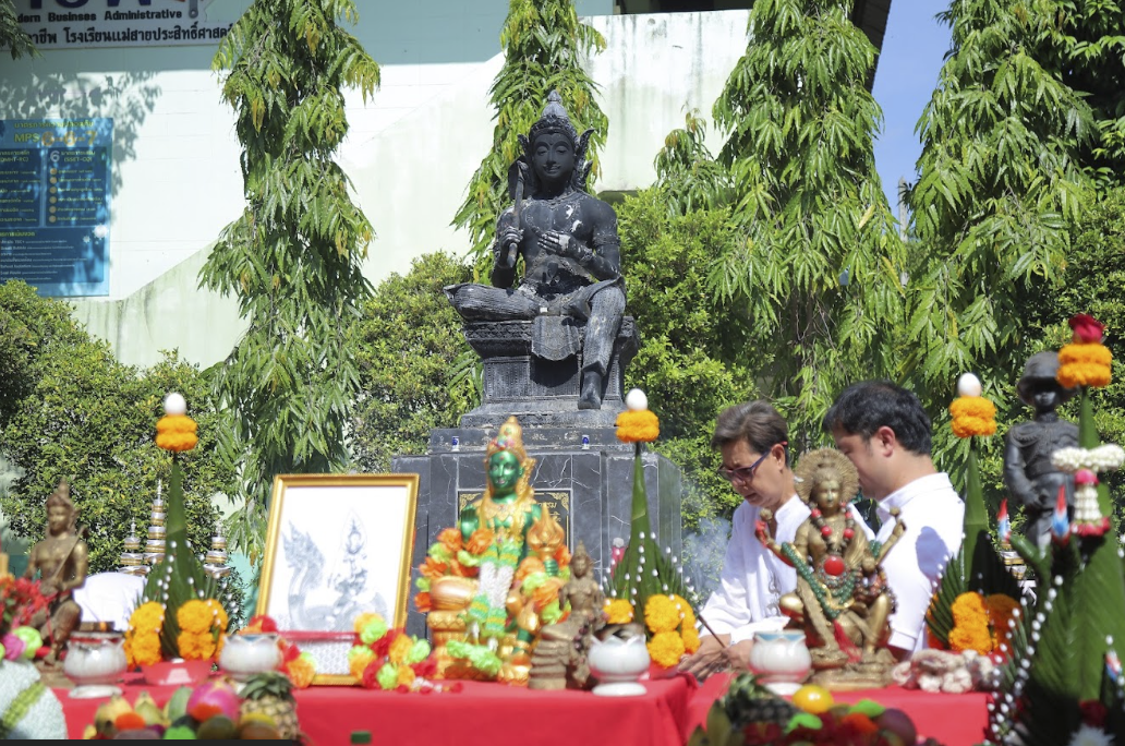 นักเรียนห้องเรียนทวิศึกษา โรงเรียนแม่สายประสิทธิ์ศาสตร์